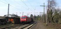 DB 185 369-6 mit einem gemischtem G�terzug Richtung Wiesbaden, in Erbach (Rheingau); 24.03.2010