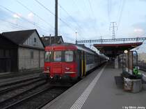RBe 540 018-9 am 21.4.2010 als S11 19018 nach Z�rich Hardbr�cke. Noch ist die S11 eine Zusatz S-Bahnlinie zwischen Winterthur und Z�rich. Bald aber soll die S11 den ganzen Tag zwischen Aarau und Seuzach resp. Wila fahren, stattdessen f�hrt die S12 nach Schaffhausen und Wil.