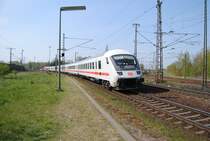 IC-Steuerwagen, wird am 24.04.10 durch Lehrte geschoben.