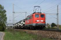 140 002 mit einem kurzen Panzerzug am 24.4.10 in Dedensen/G�mmer.