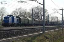 Die Press 204 005-3 bringt einen neuen Hackschnitzelzug nach Rathenow. 24.04.2010