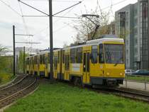 Berlin: Stra�enbahnlinie M8 an der Haltestelle Ahrensfelde.(20.4.2010)