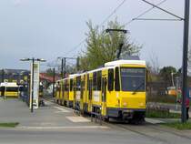 Berlin: Stra�enbahnlinie M8 nach Friedrichshain Landsberger Allee/Petersburger Stra�e an der Haltestelle Ahrensfelde.(20.4.2010)