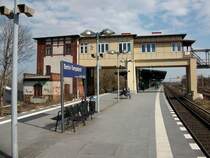 Das wohl bekannte Br�ckenstellwerk Tr in Berlin Tempelhof. 