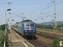 Werbelok 120 151  ZDF-Express  zieht den EC 175 Hamburg - Budapest �ber die Br�cke bei Niederwartha - 28.07.2005
