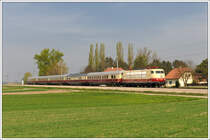 Fr�hling in Wien – unter diesem Motto stand eine 6-t�gige AKE-Eisenbahntouristik Sonderzugreise im TEE Rheingold vom 21.04.2010 bis 26.04.2010 von Dortmund ausgehend nach Wien am Programm. Im Zuge dieser Reise kam der Rheingold auch in �sterreich zwei Mal zu Sonderzugeins�tzen. Am 24.4.2010 brachte der einstige Paradezug der DB, vor welchem seit 1972 die Baureihe 103 zum Einsatz kommt, einen Sonderzug der �BB Erlebnisbahn nach Budapest, am 25.4.2010 ging es von Wien aus �ber Tulln zur Saisoner�ffnung ins Heizhaus nach Strasshof, bevor er am 26.4.2010 wieder seine Heimreise nach Dortmund antrat. 

Die Aufnahme zeigt 103 235 mit dem D 16144 von Wien Franz Josefs Bahnhof �ber Tulln nach Strasshof am 25.4.2010 in Gaisruck bei Stockerau
