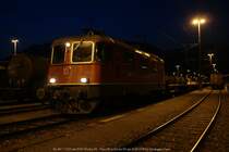 Re 4/4  11235 mit der Zirkus-Knie-Leerkomposition 69385 Buchs SG nach Chur GB steht fahrbereit im GB Buchs SG
25.04.10