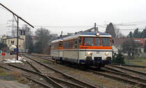 Am 25. Januar 2010 beschleunigen der VT 9 sowie der VT 26 als Scheinanfahrt aus dem Bahnhof von H�ffenhardt.