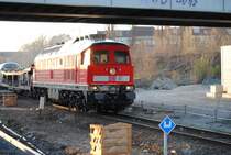 234 278-0 mit Nachtzuggarnitur auf dem Weg nach Berlin-Lichtenberg, H�he Fu�g�ngerbr�cke Ostkreuz am 07.04.2010