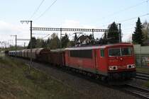 155 075 f�hrt am 21.04.2010 mit einem G�terzug durch den Bahnhof Braunschweig Weddel