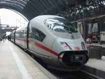 ICE3 mit offener Bugklappe in Frankfurt a. M., schon der zweite, ingesamt habe ich in Frankfurt a. M. 4XICE3 mit offener Bugklappe gesehen und einmal ICE2.
