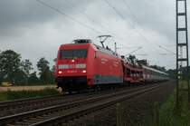 101 057-8 mit einem vollen Autotransporter und SBB- und �BB-Wagen kurz vor dem Bahnhof K�ps. 30.07.05.
 