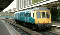 Arriva Class 121 032 in Cardiff Queens Street Station am 28. April 2010