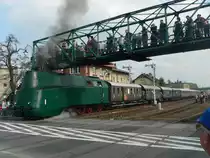 242 001 mit dem Sonderzug nach Stefanowo auf der Dampflokparade Wolsztyn, 2.5.2010