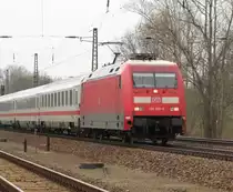 DB 101 100-6 mit dem IC 2359 von K�ln Hbf nach Stralsund, in Naumburg (S); 05.04.2010
