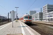 `Auf in den Ruhestand&acute;: Nach �ber 30 Jahren und Milionen von Kilometern geht am 18.04.10 die �ra des 420 001 zu Ende. Vielen Dank an die IGS-M�nchen die dieses Foto erm�glichten. An diesen Tag durfte der 420er noch ein letztes Mal die Stammstrecke abfahren...