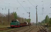 254 052 am 01.05.2010 mit G�terzug in K�nigsborn (Bild wurde digital optimiert)