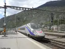 SBB ETR 610 009 am 27.4.2010 in Brig als EC 57, der ausgebucht war, und ein Verol�ufer bis Domodossola in Form eines EW4-Pendels hatte.