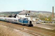 DB Nahverkehrszug im Bahnhof Usingen, 1. H�lfte der 1980iger Jahre.
