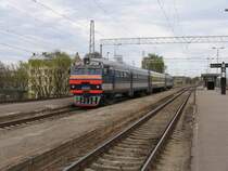 DR1A-311.6/DR1A-176-3 mit Regionalzug 645KH Cesis-Riga Pasazieru auf Bahnhof Riga Pasazieru am 3-5-2010.