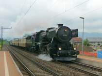 VVT - Dampflok 52 221 unterwegs mit Extrazug zum Dampfloktreffen nach Interlaken Ost bei der Durchfahrt in Studen am 15.05.2010