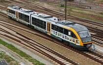 Ein mit Werbung versehener Desiro der ODEG f�hrt am 08.05.10 von Cottbus nach Forst.