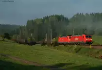 185 188-0 und 144-3 mit dem FE44698 (Z�rich-Kornwestheim) im Groppertal 22.5.10