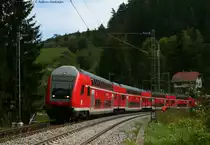 RE 4712 (Konstanz-Karlsruhe Hbf) mit Schublok 146 230-8 am B� Nu�bach 22.5.10