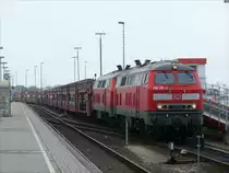 Zwei BR 218 gef�hrt von 218 381 haben den DB AutoZug  SYLTSHUTTLE  von Nieb�ll nach Westerland(Sylt) gebracht; 23.05.2010
