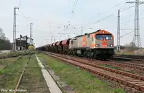 hvle V330.3 mit einem Sch�ttgutzug brummt �ber den Westring (Satzkorn 13.04.10) 