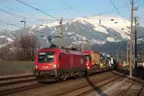 Nachschu� auf einen Zug der RoLa im Bf Fritzens-Wattens mit 1116 276, Zuglok war die hier nicht sichtbare 1044 100. (17.03.2010)