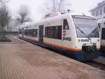 VT 501 der SWEG Endingen steht am 14.01.06 im Bahnhof Ottenh�fen zur Fahrt nach Achern bereit