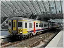 AM78 731 zusammen mit einer zweiten Automotrice, verl�sst am 20.09.09 den Bahnhof Li�ge Guillemins. (Hans)