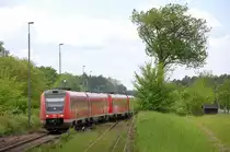 612 980 als Verst�rker-RE 32187 am 24.05.2010 bei der Ausfahrt aus Freih�ls