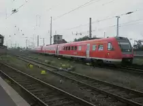Hier 612 148 und 612 128 als RE6 nach Chemnitz Hbf., bei der Ausfahrt am 14.5.2010 aus Leipzig Hbf.