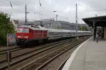 Der EC 45 (Berlin-Warschau-Express) nach Warschau Heute mit Russenpower. 234 242-6 zieht den Zug durch Berlin-K�penick in Richtung Frankfurt (Oder). 25.05.2010