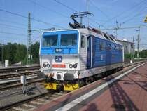 371 002-7 steht am 06.06.10 im Hbf Dresden.