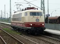Nach der Ankunft mit einem Sonderzug aus K�ln am 11.Juni 2010 in Bergen/R�gen,ging es zum Abstellen nach Stralsund.Hier ist die Lok beim Lokumlauf in Bergen/R�gen zusehen.