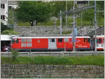 R835 mit Deh 4/4 I 22  St.Niklaus  ex BVZ wartet in Diesntis auf die Abfahrt. (03.06.2010)