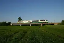 Ein 642 der VBG nach Schwandorf auf einer kleinen Br�cke kurz vor Schwandorf.(KBS 855,4.6.2010)