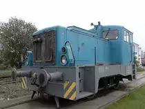 Eine V10 B aus dem Lokwerk  Karl Marx  Babelsberg im Einsatz im Rostocker Fischereihafen.