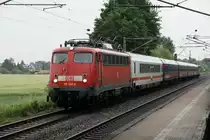 Kamen Methler, 12.6.´10: Nach der Ankunft aus D�sseldorf-Rath passierte diese 113 346-9 mit einem IC- und 4 Bahntouristikwaggons und der kalten 115 382-3 den Bf.Kamen-Methler
