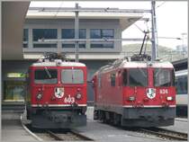 Ge 4/4 I 603  Badus  neben Ge 4/4 II 624  Celerina  im Arosabahnareal in Chur. (18.06.2010)
