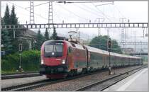 RJ 169 Mir 1116 208 erreicht Sargans und wird wegen der Arlbergsperre bereits in Bludenz wieder kehrt machen. (18.06.2010)