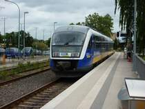 Brandenburg (Havel), Bahnsteig der Brandenburgischen St�dtebahn, MR 51 nach Rathenow (19.06.2010)