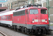 Die 115 383-2 stellt den AZ aus Dortmund Bbf in D�sseldorf HBF bereit am 20.06.2010