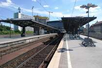 BERLIN, 16.06.2010, Bahnsteige des Bahnhofs Zoologischer Garten

