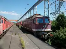 Allen Loks wird das Schicksal eines Tages ereilen,auch der ICE oder die 101er,werden ihre letzte Fahrt irgendwann zum Schneidbrenner fahren.Noch steht die ehmalige Rostocker 232 137 in Mukran.Nun ist es langsam soweit das die Ludmilazeit auch zu Ende geht.