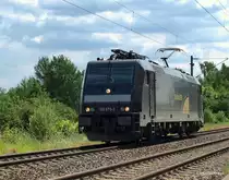 185 573-3 von RAN (Railservice Alexander Neubauer) rollt am 23.06.10 als Lz durch Hamburg-Moorburg Richtung Rbf Alte-S�derelbe.