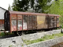 CTVJ - Ausrangierter SBB g�terwagen Hcks 21 85 218 0 048-0 abgestellt als Magazin in Le Pont am 19.05.2010